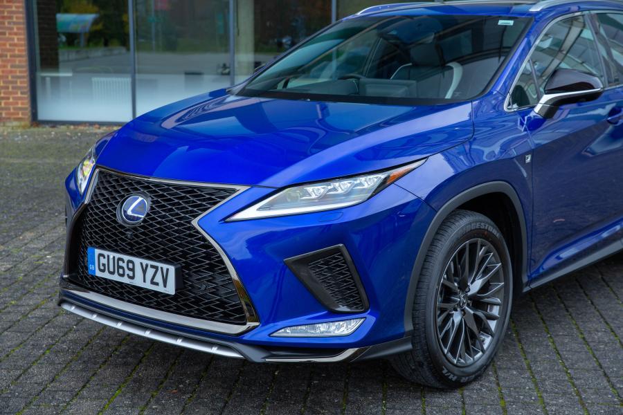 Детали экстерьера Lexus RX450h F-Sport 2019 года  (UK) (фото 20 из 40)